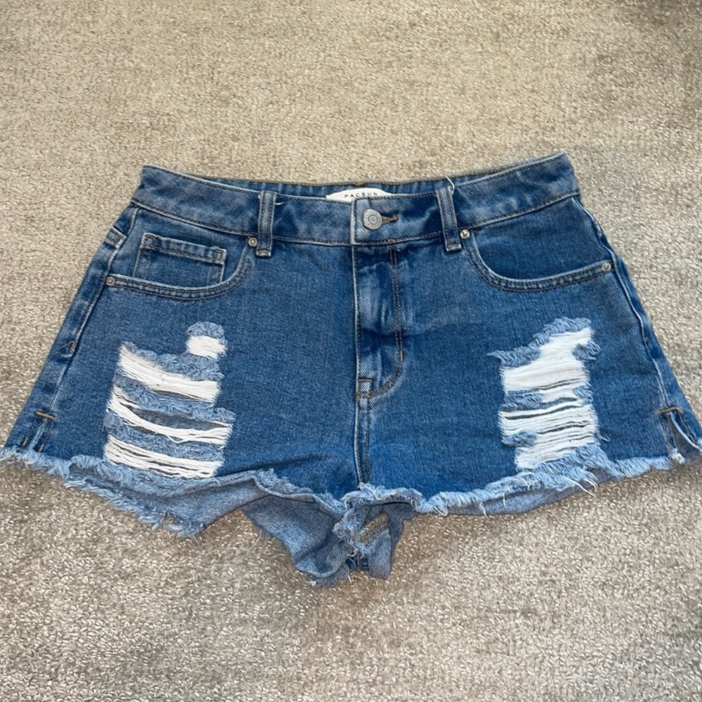 Pacsun size 27 high rise festival medium wash ripped jean shorts